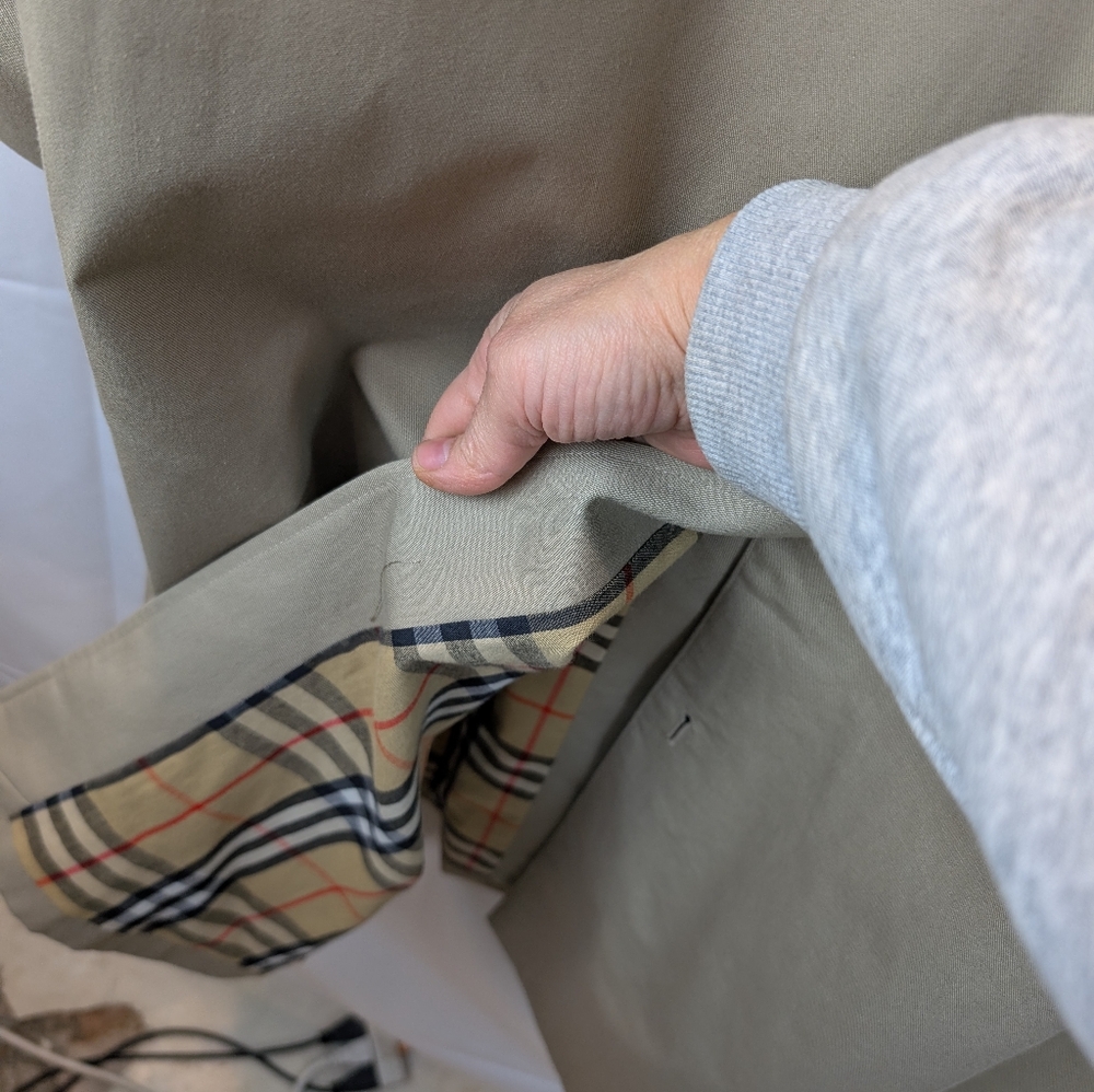 Burberry Vintage Classic Tan Men's Trench Coat Size 52 Long In VGUC - Picture 10 of 13
